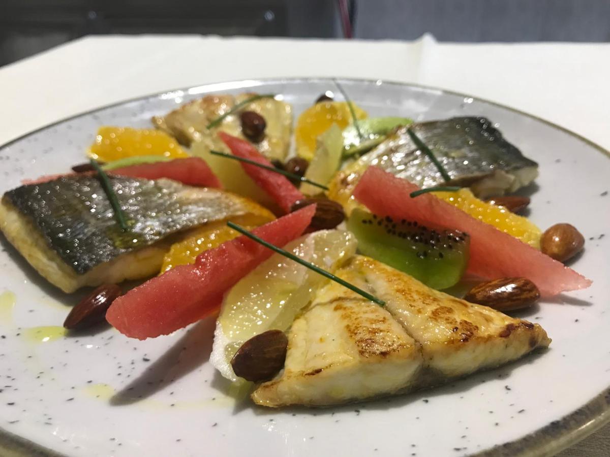 Hotel Lo Smeraldo 로카비바라 외부 사진