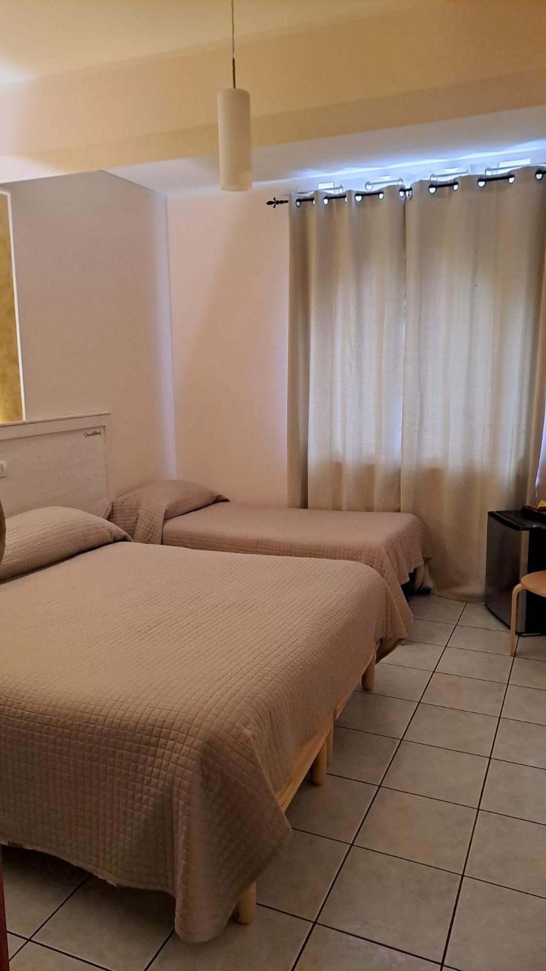 Hotel Lo Smeraldo 로카비바라 외부 사진